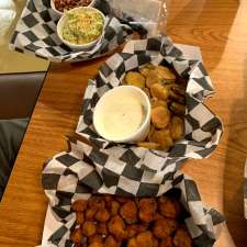 B.B's Que and More | 1100 US-90 suite C, Bay St Louis, MS 39520, USA