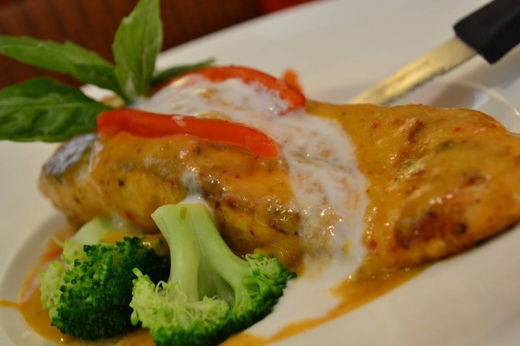 NapaThai Cuisine | restaurant | 24 N Main St, Lexington, VA 24450, USA | 5404618133 OR +1 540-461-8133