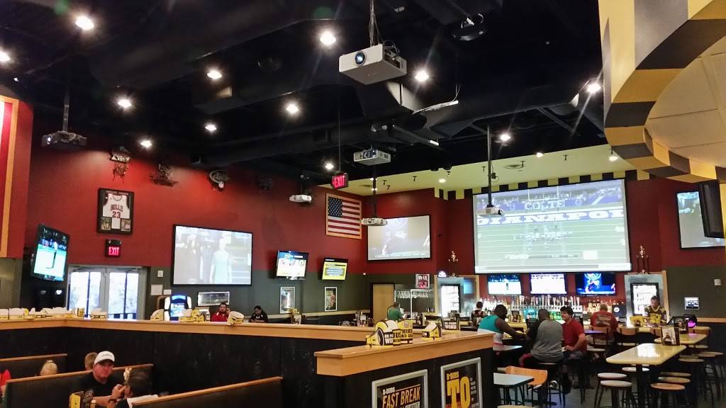Buffalo Wild Wings | restaurant | 2465 S Hwy 27, Clermont, FL 34714, USA | 3525362500 OR +1 352-536-2500