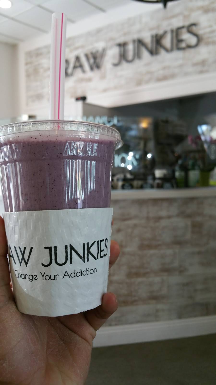 Raw Junkies | restaurant | 12930 Ventura Blvd Unit 114, Studio City, CA 91604, USA | 8187473641 OR +1 818-747-3641