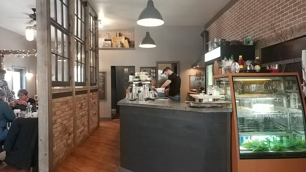 Café Whim | restaurant | 7 Russell St W, Smiths Falls, ON K7A 1N8, Canada | 6132833008 OR +1 613-283-3008