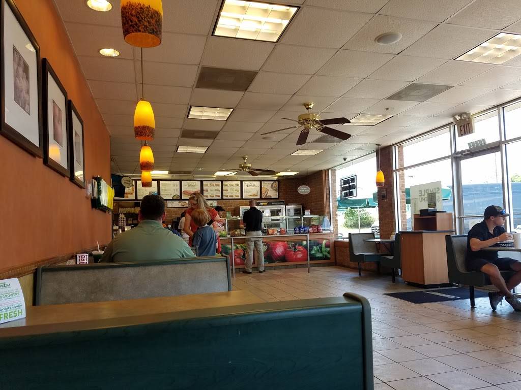 Subway | restaurant | 18707 Forest Rd, Lynchburg, VA 24502, USA | 4342372028 OR +1 434-237-2028