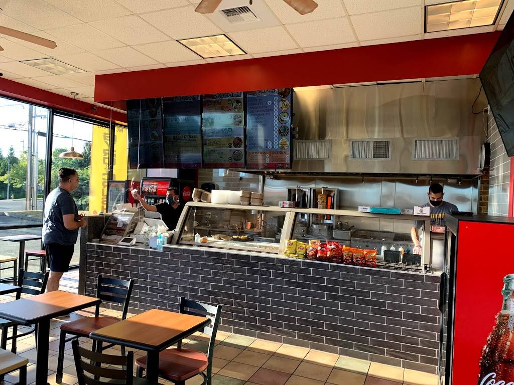 Gyro crush Mediterranean kitchen | restaurant | 16911 Hwy 99, Lynnwood, WA 98037, USA | 4259675235 OR +1 425-967-5235