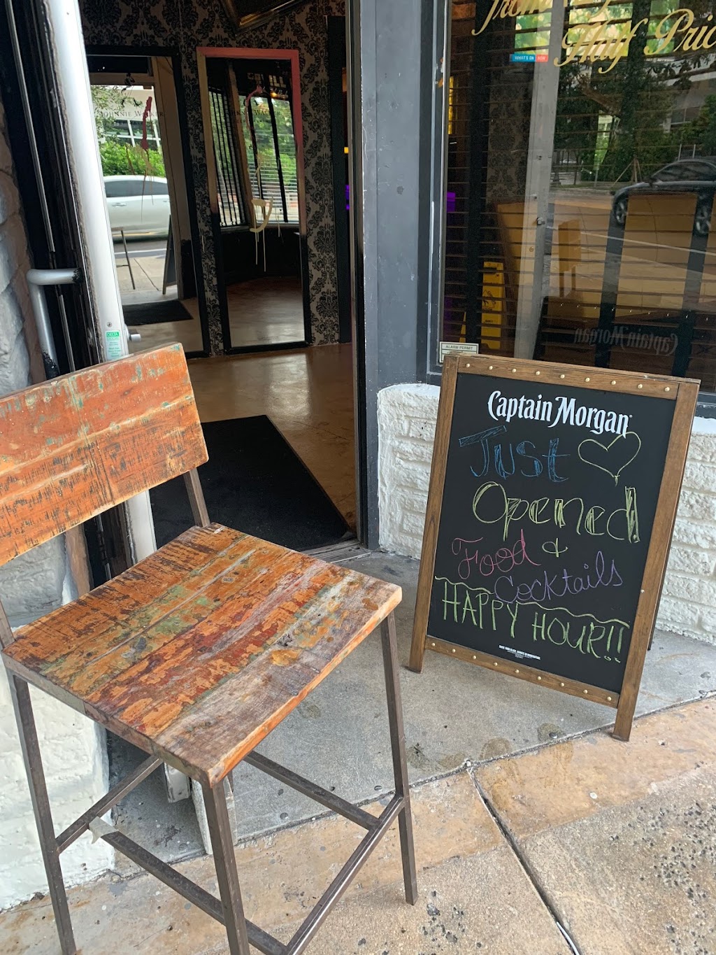 The Night Owl Bar & Lounge | night club | 28 NE 14th St, Miami, FL 33132, USA | 3053810678 OR +1 305-381-0678