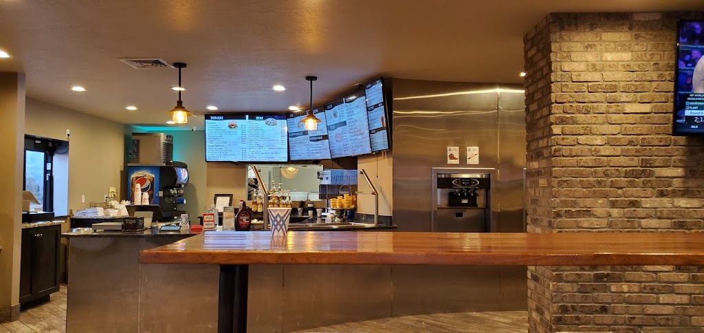 The IceBox & Round About Grill | restaurant | 27 N 200 E, Ivins, UT 84738, USA | 4357058462 OR +1 435-705-8462