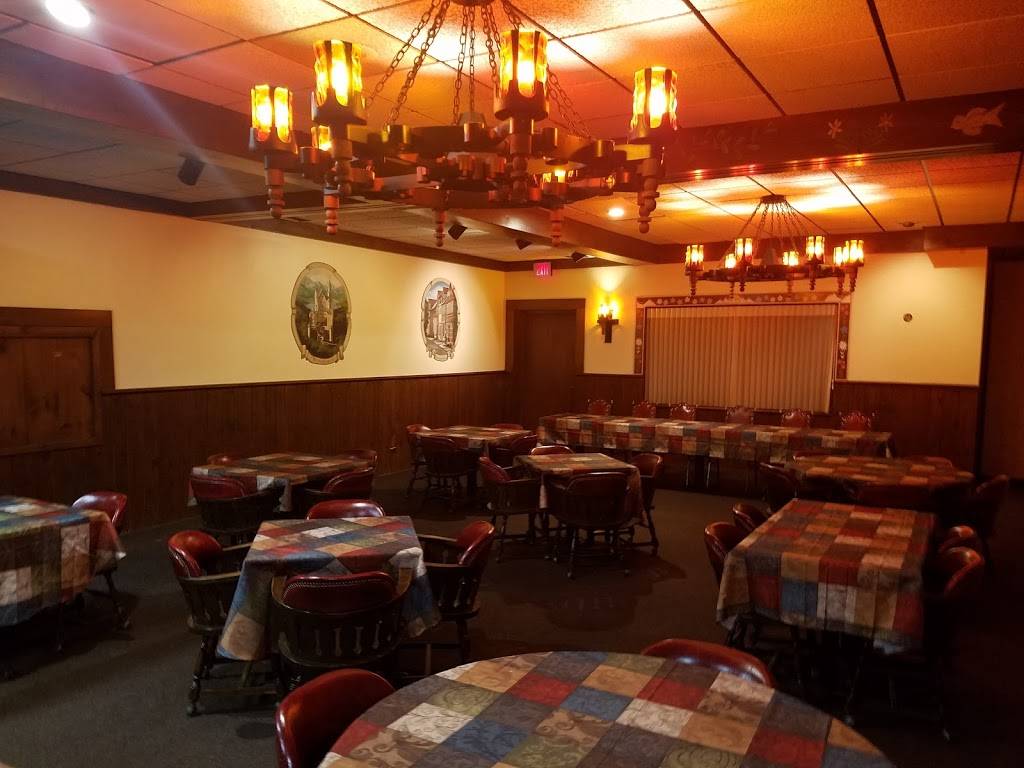 Target Bluff German Haus | cafe | 208 US 12/16, Camp Douglas, WI 54618, USA | 6084874674 OR +1 608-487-4674