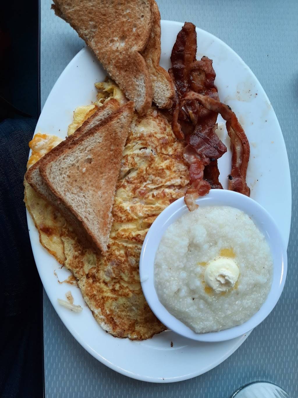 Waffle Inn Restaurant | restaurant | 3820 E Main St, Blytheville, AR 72315, USA | 8707628001 OR +1 870-762-8001