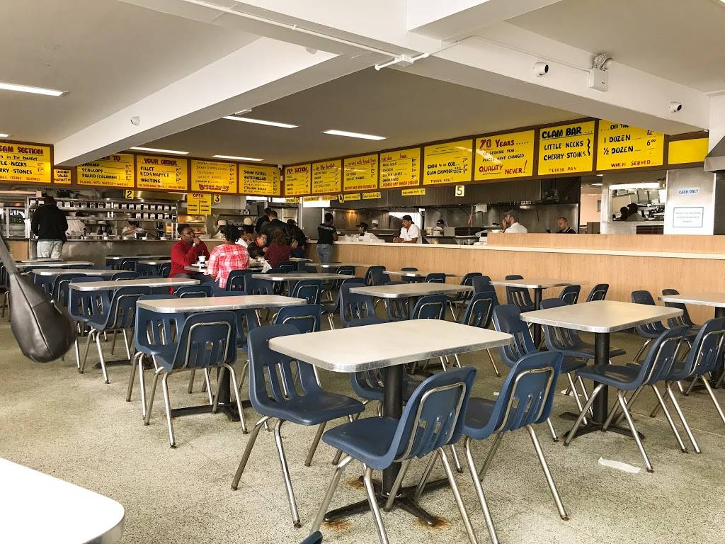 Johnnys Reef | restaurant | 2 City Island Ave, Bronx, NY 10464, USA | 7188852086 OR +1 718-885-2086