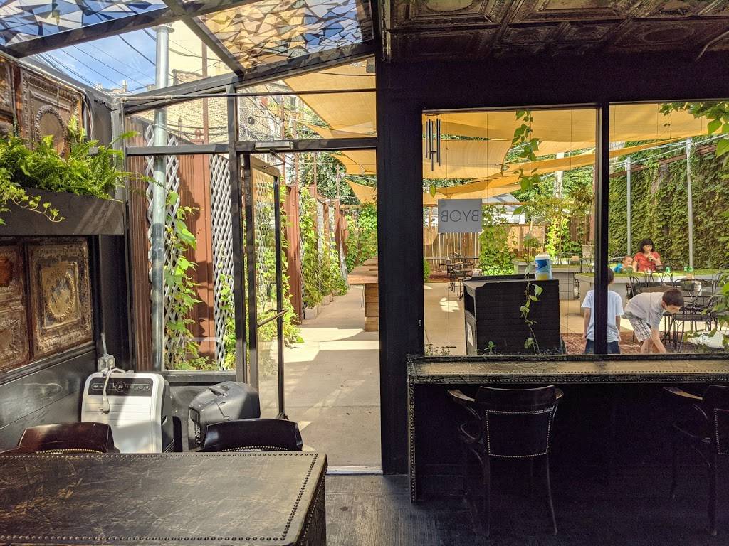 Lawn Restaurant - Hamburger • Philly Cheesesteak • Waffles | restaurant | 1141 N Ashland Ave, Chicago, IL 60622, USA | 7739048608 OR +1 773-904-8608