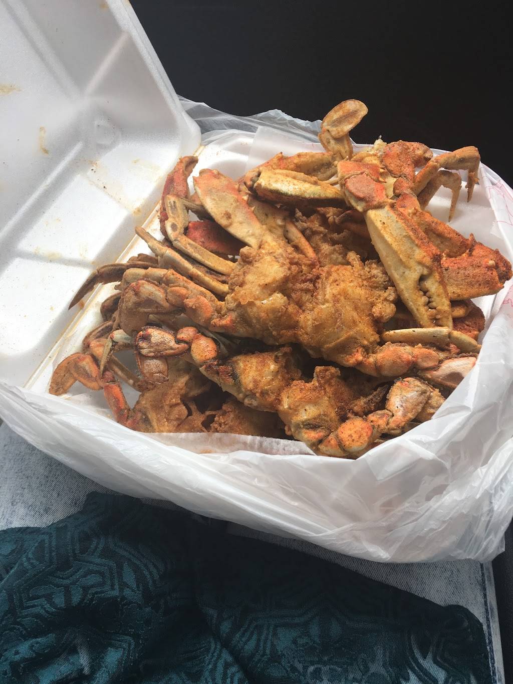 T N Crab Shack | restaurant | 2120 E Sligh Ave, Tampa, FL 33610, USA | 8132372488 OR +1 813-237-2488
