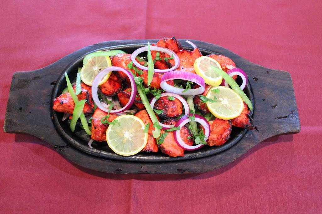 Raj Palace Indian Cuisine | restaurant | 37116 Six Mile Rd, Livonia, MI 48152, USA | 7344621111 OR +1 734-462-1111