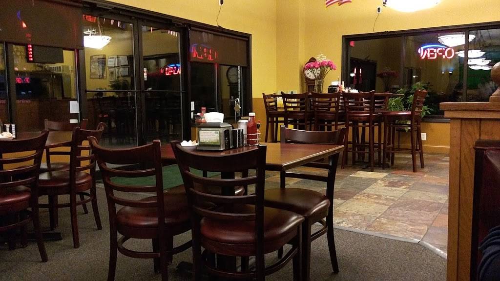Mahomet Family Restaurant | restaurant | 1002 Commercial Dr, Mahomet, IL 61853, USA | 2175862700 OR +1 217-586-2700