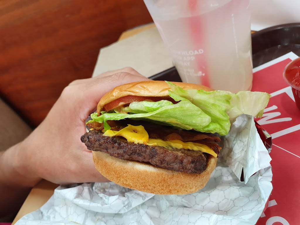 Wendys | restaurant | 3805 NW 27th Ave, Miami, FL 33142, USA | 3056380071 OR +1 305-638-0071