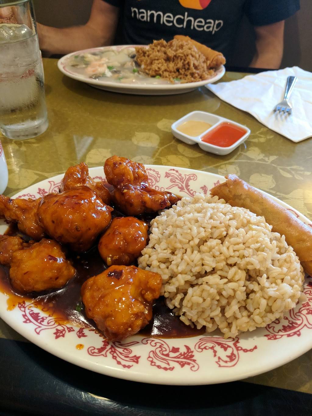 China King Restaurant | restaurant | 2903, 5 S King St, Leesburg, VA 20175, USA | 7037779831 OR +1 703-777-9831