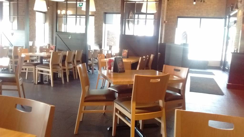 Swiss Chalet | restaurant | 2131 Lawrence Ave E, Scarborough, ON M1R 3A6, Canada | 4167593783 OR +1 416-759-3783