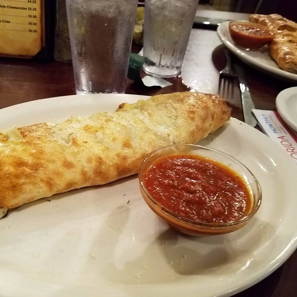 Pasquales Italian Restaurant | restaurant | 6427 S Chickasaw Trail, Orlando, FL 32829, USA | 4072811633 OR +1 407-281-1633