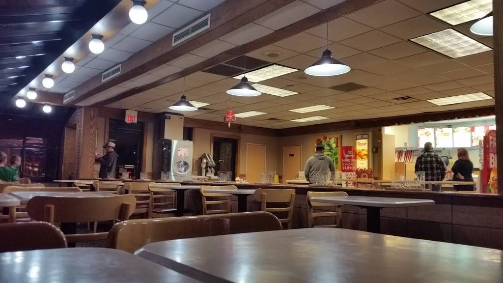 Wendys | restaurant | 120 N Eastwood Dr, Woodstock, IL 60098, USA | 8153370460 OR +1 815-337-0460