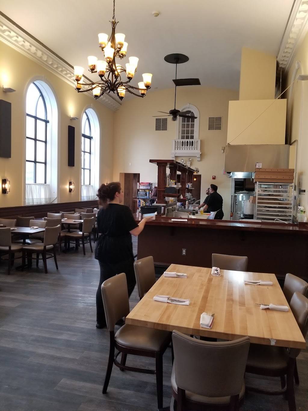 Adventure Pub | restaurant | 190 Massachusetts Ave, Arlington, MA 02474, USA | 7817772623 OR +1 781-777-2623