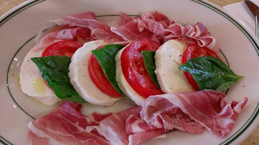 Mandolas Italian | restaurant | 12815 Shops Pkwy #400, Bee Cave, TX 78738, USA | 5126008500 OR +1 512-600-8500