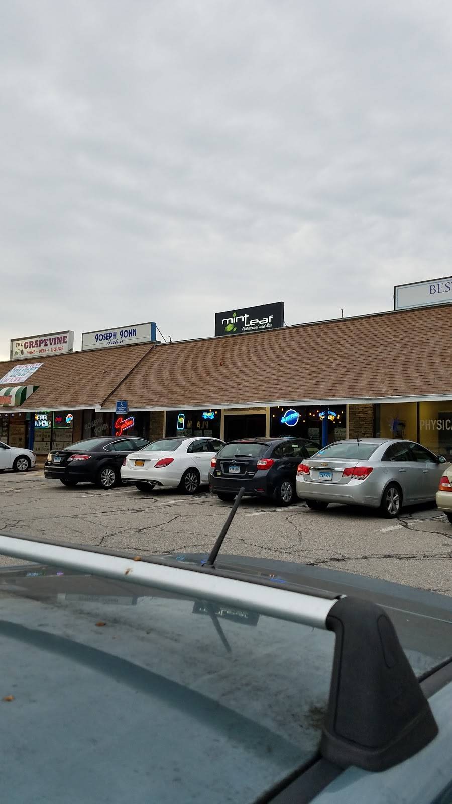 Mint Leaf | restaurant | 770 Long Hill Rd, Groton, CT 06340, USA | 8603265596 OR +1 860-326-5596