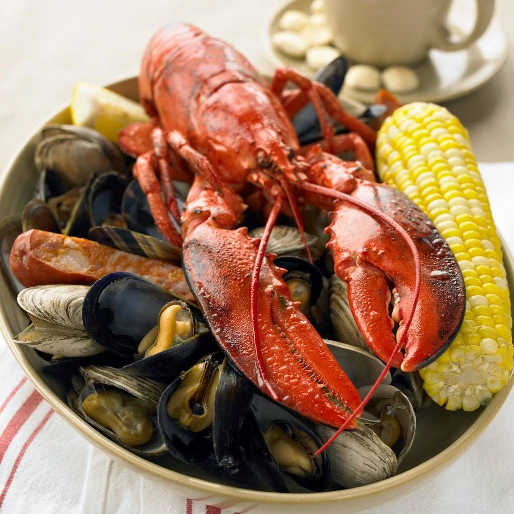 Legal Sea Foods | restaurant | Boston Logan International Airport (BOS), Terminal C, 1 Harborside Dr, Boston, MA 02128, USA | 6175682800 OR +1 617-568-2800