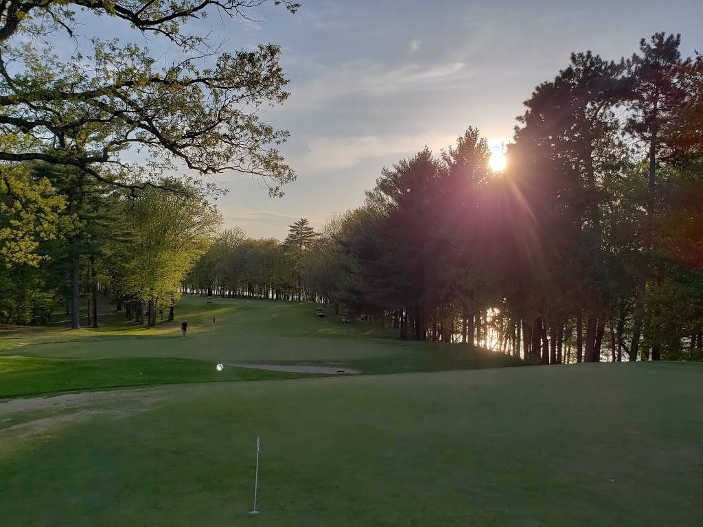 Bullseye Golf Club | restaurant | 2800 Ridgewood Trail, Wisconsin Rapids, WI 54494, USA | 7154232230 OR +1 715-423-2230