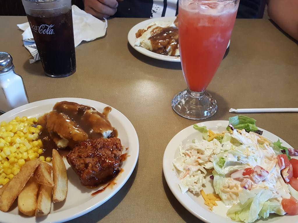 Café by Country Kitchen | restaurant | 1107 N Quincy Ave, Ottumwa, IA 52501, USA | 6416820776 OR +1 641-682-0776