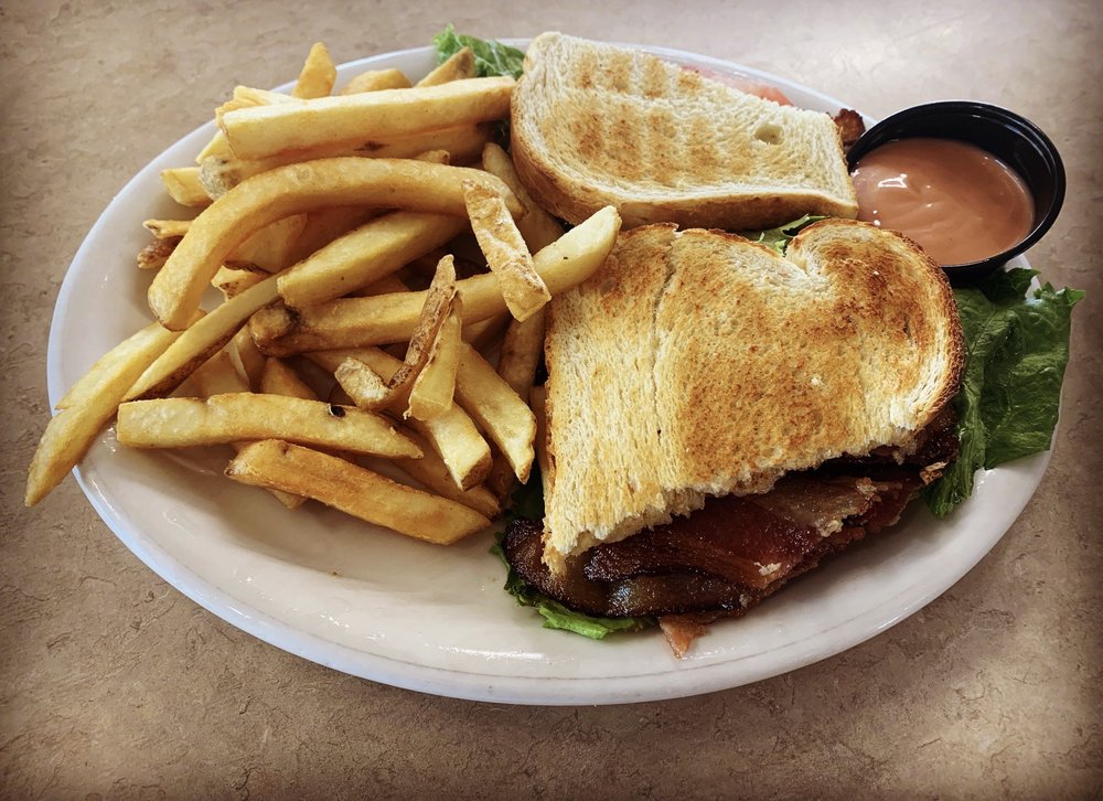 Village inn | restaurant | 535 S Columbia River Hwy, St Helens, OR 97051, USA | 5033971490 OR +1 503-397-1490