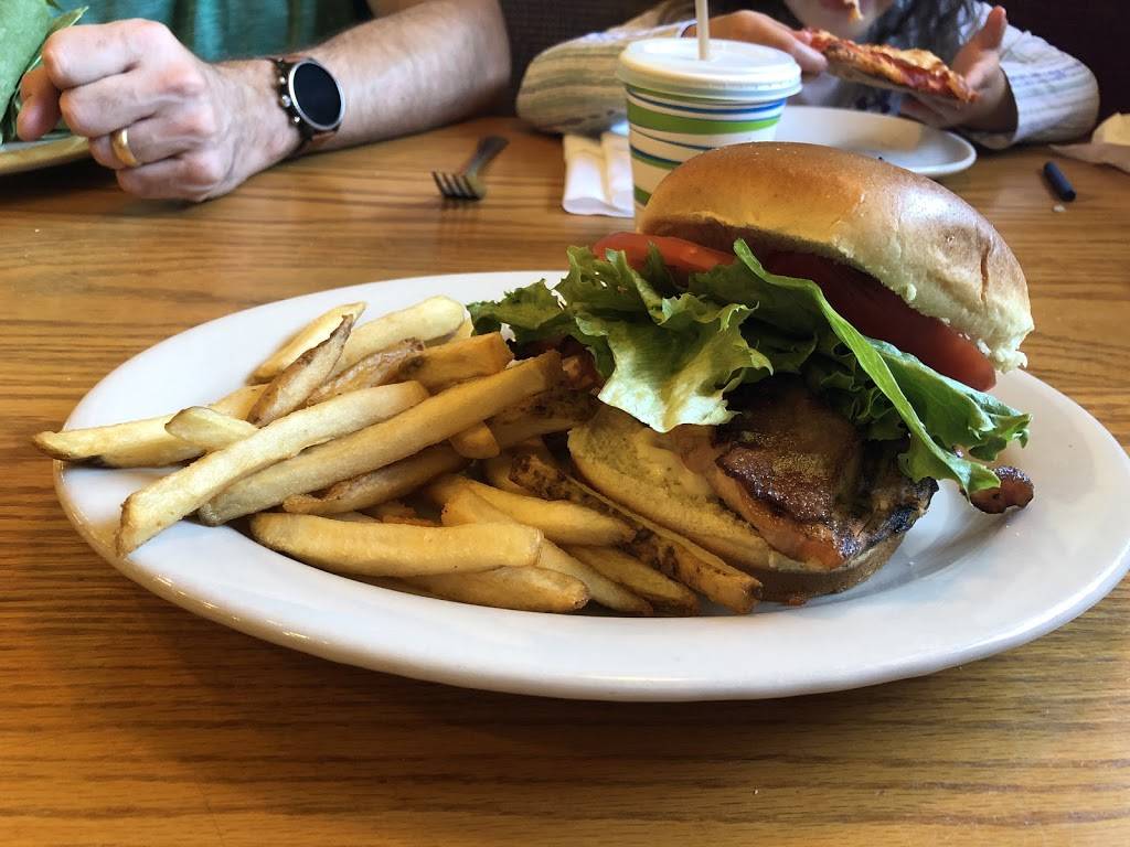 Stoneforge Grill | restaurant | 10 Roosevelt Cir, South Easton, MA 02375, USA | 5082380550 OR +1 508-238-0550