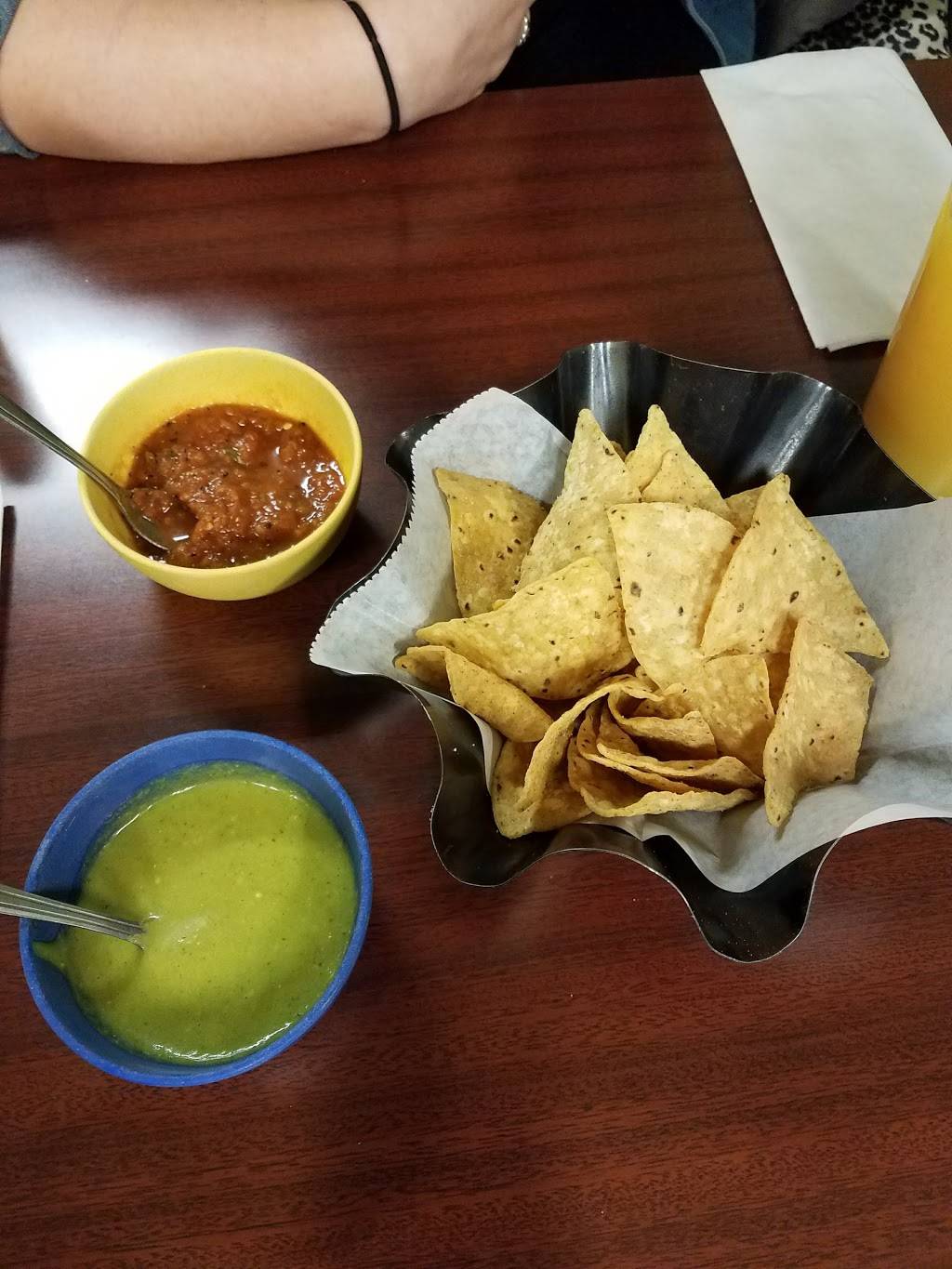 Taqueria Mi Tierra | restaurant | 459 W Irving Park Rd, Bensenville, IL 60106, USA | 6305958830 OR +1 630-595-8830