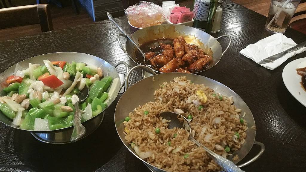 Yins Restaurant Port Dover | restaurant | 305 Main St, Port Dover, ON N0A 1N0, Canada | 5195831810 OR +1 519-583-1810