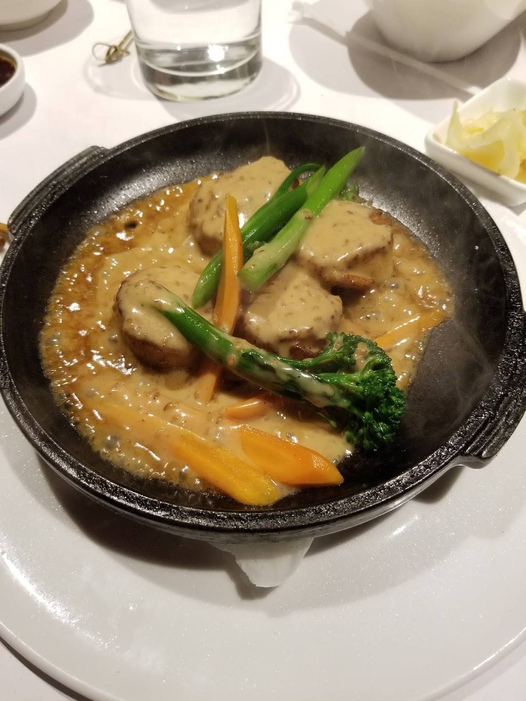 Umi | restaurant | Two Buckhead Plaza, 3050 Peachtreet St NW, Atlanta, GA 30305, USA | 4048410040 OR +1 404-841-0040