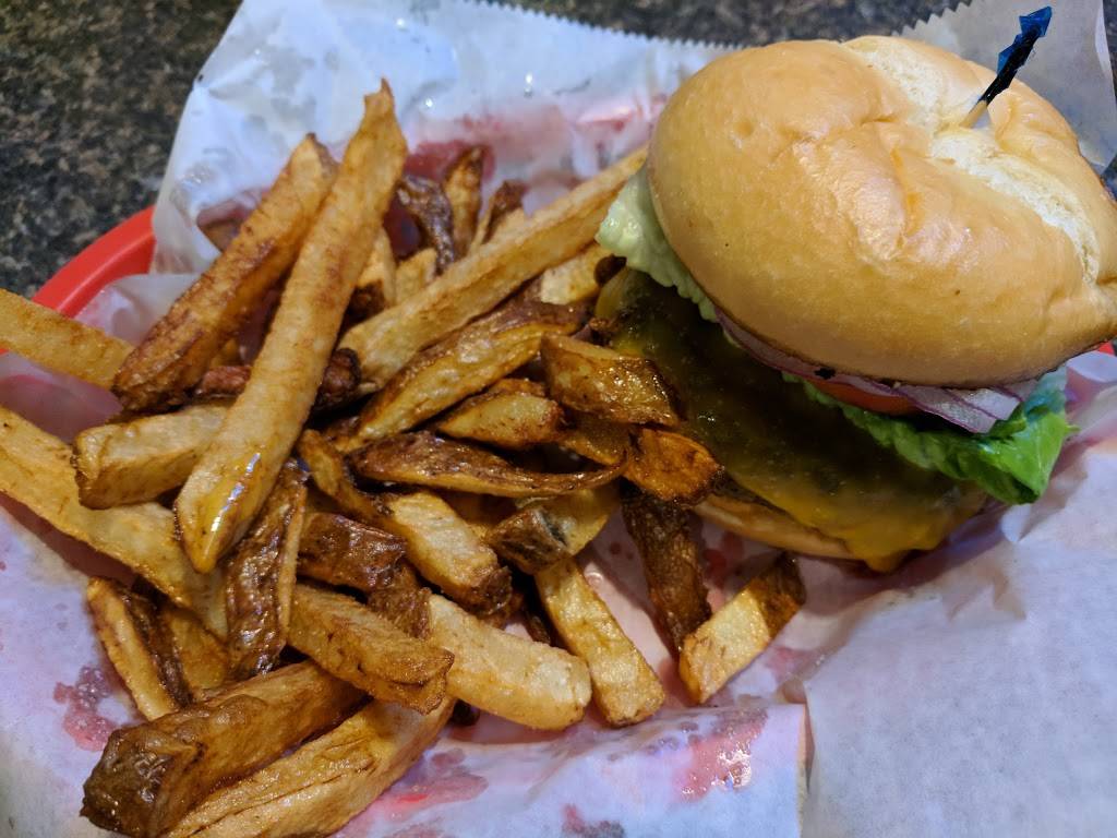 Shuttles Restaurant | restaurant | 6100 N Courtenay Pkwy, Merritt Island, FL 32953, USA | 3217358260 OR +1 321-735-8260