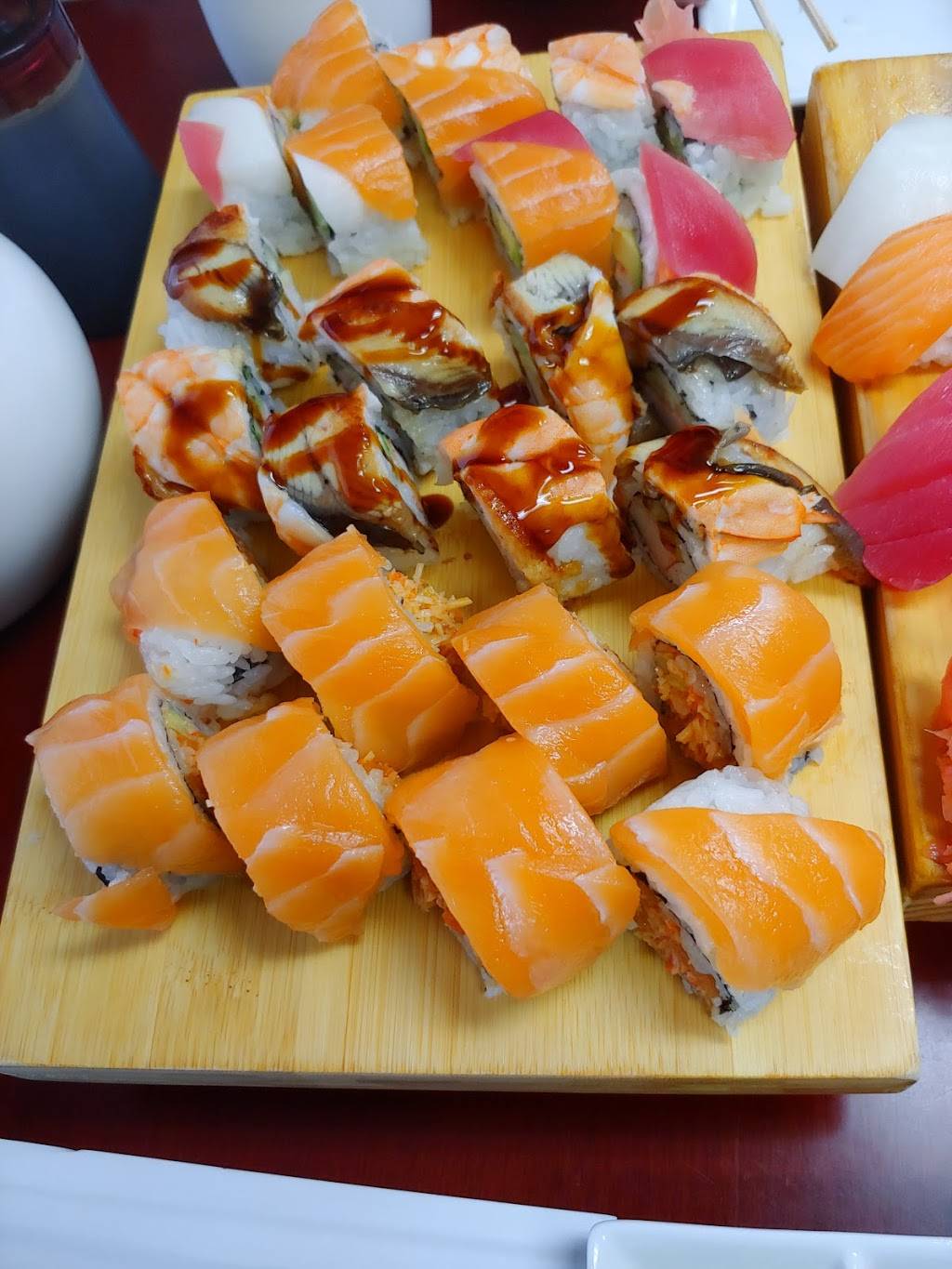 Sushi Red LLC | restaurant | 450 East St, Plainville, CT 06062, USA | 8604101829 OR +1 860-410-1829