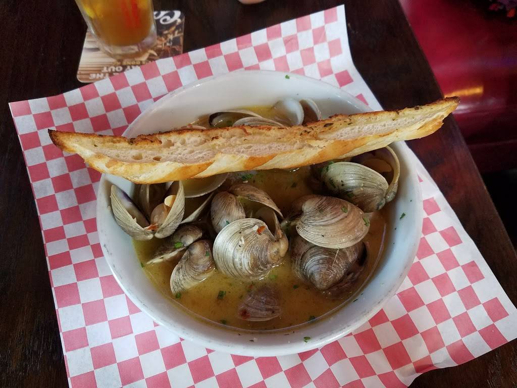 Roccos Tavern | restaurant | 44 W Green St, Pasadena, CA 91105, USA | 6267656810 OR +1 626-765-6810