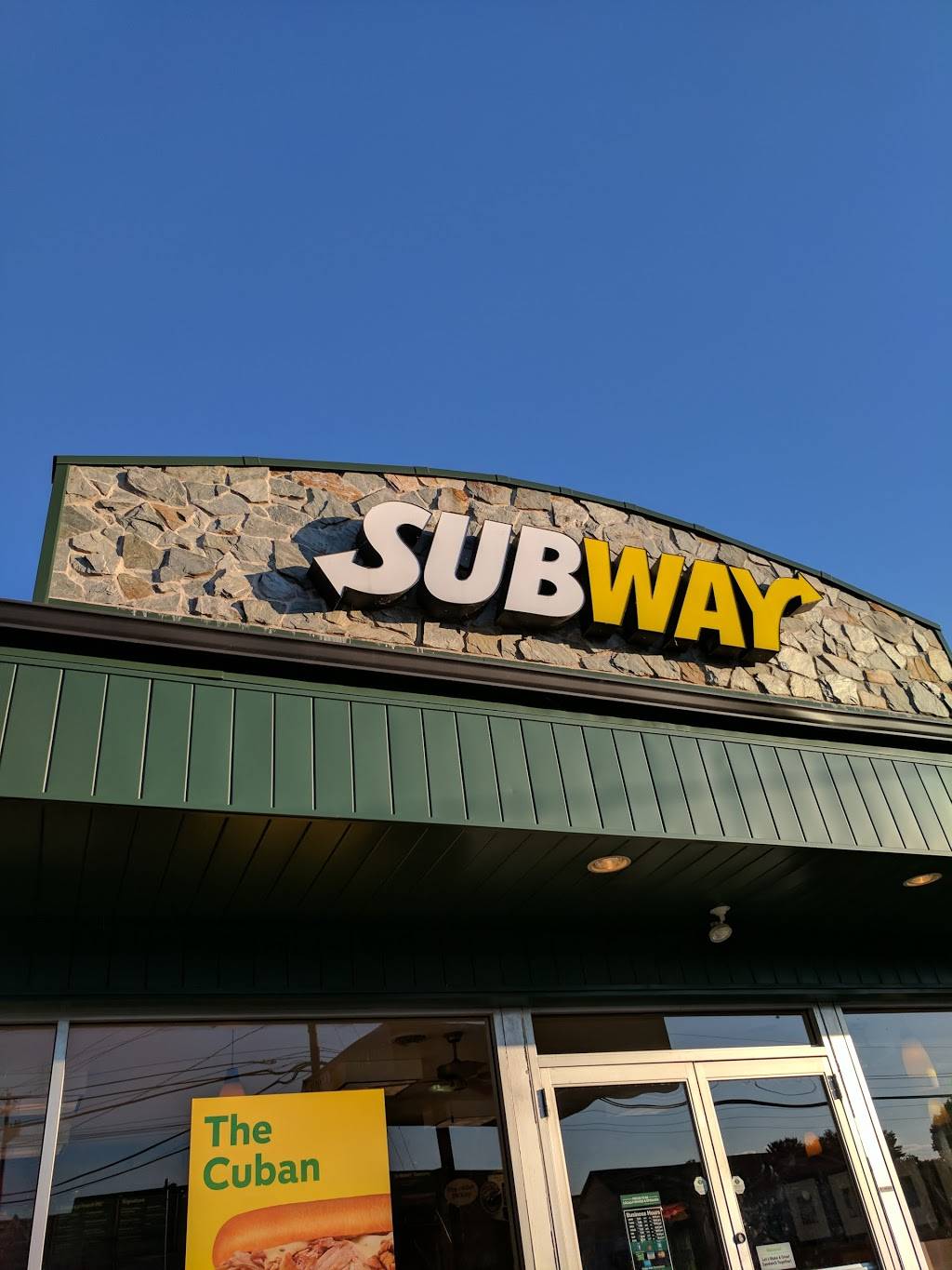Subway | restaurant | 315 E Main St, Hummelstown, PA 17036, USA | 7175661234 OR +1 717-566-1234