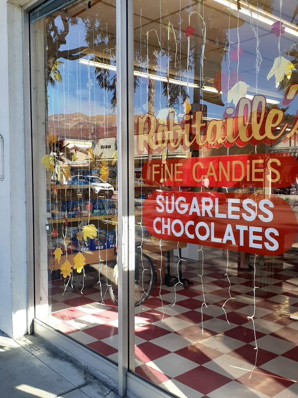 Robitailles Fine Candies | restaurant | 900 Linden Ave, Carpinteria, CA 93013, USA | 8056849340 OR +1 805-684-9340