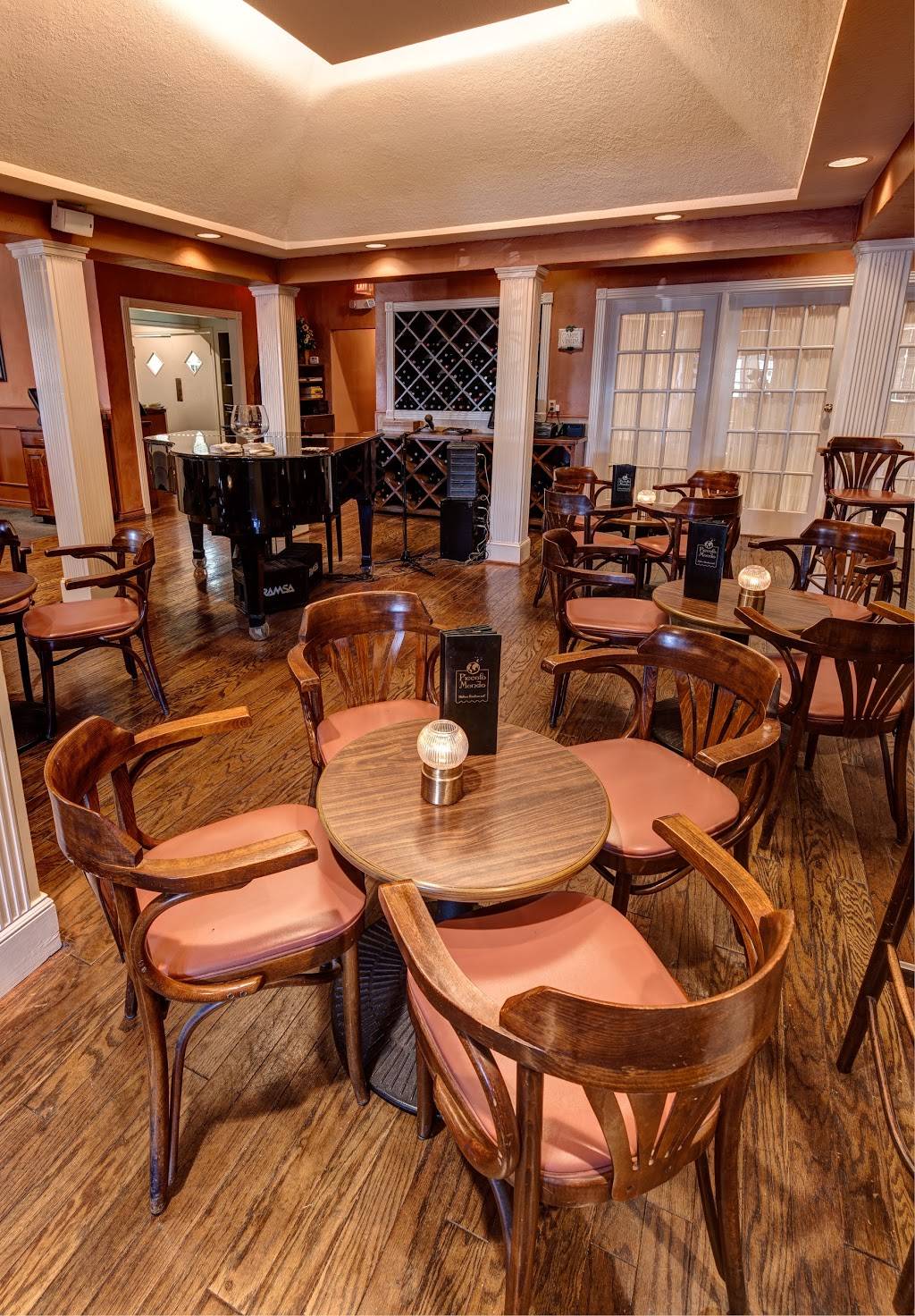 Piccolo Mondo Italian Restaurant | restaurant | 829 E Lamar Blvd, Arlington, TX 76011, USA | 8172659174 OR +1 817-265-9174