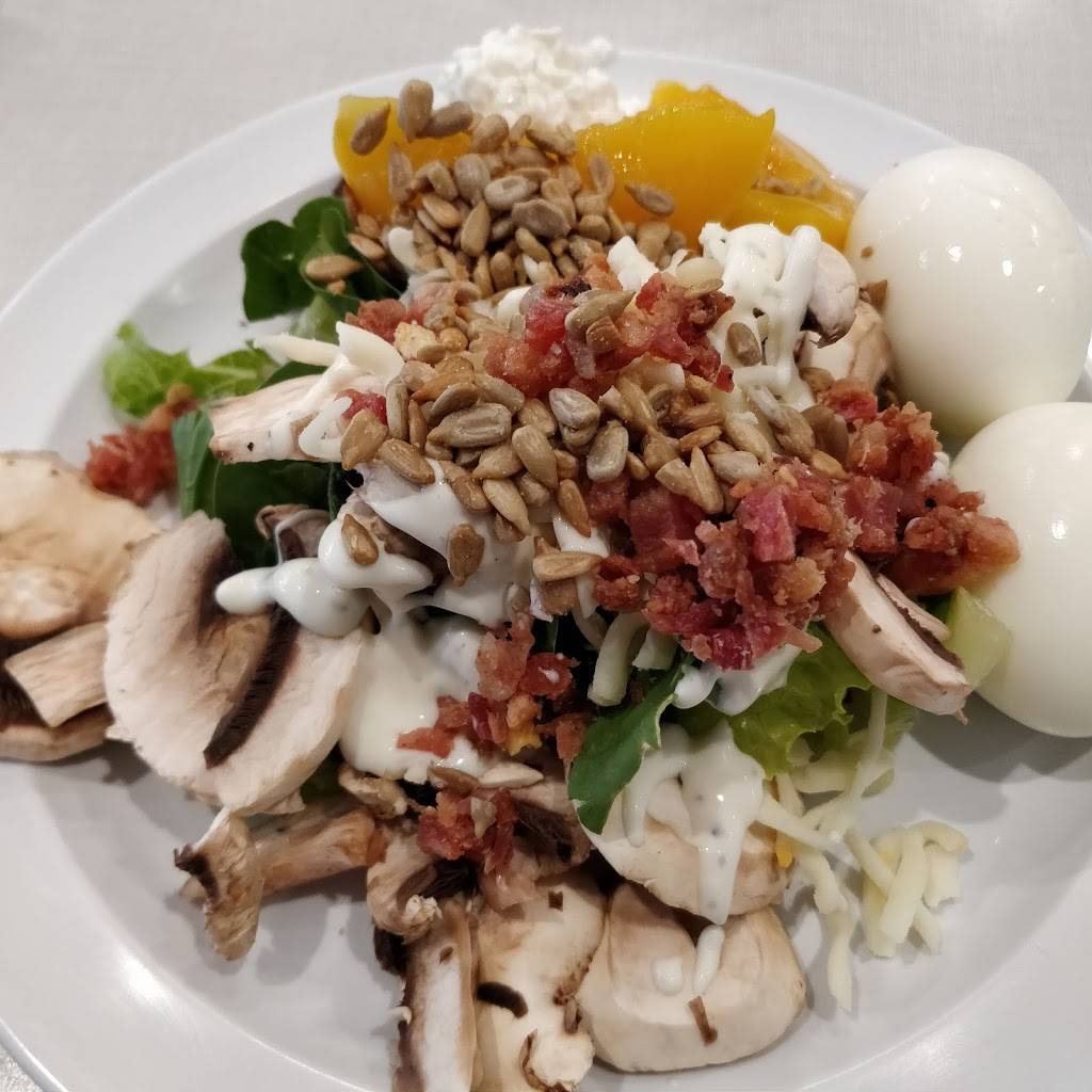 Round Table Pizza | meal delivery | 2550 Berryessa Rd, San Jose, CA 95132, USA | 4082588505 OR +1 408-258-8505