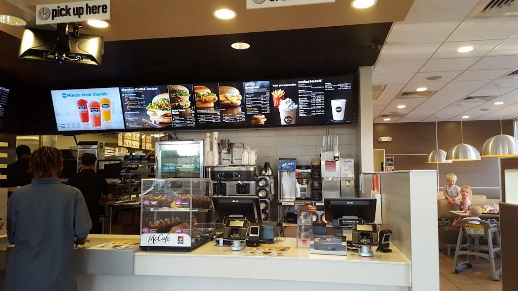 McDonalds | cafe | 415 28th St SE, Grand Rapids, MI 49548, USA | 6162483666 OR +1 616-248-3666