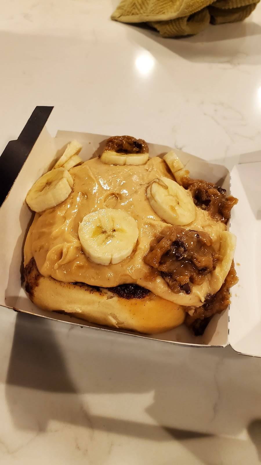 Cinnaholic | bakery | 41 W Jefferson Ave, Naperville, IL 60540, USA | 6308579575 OR +1 630-857-9575