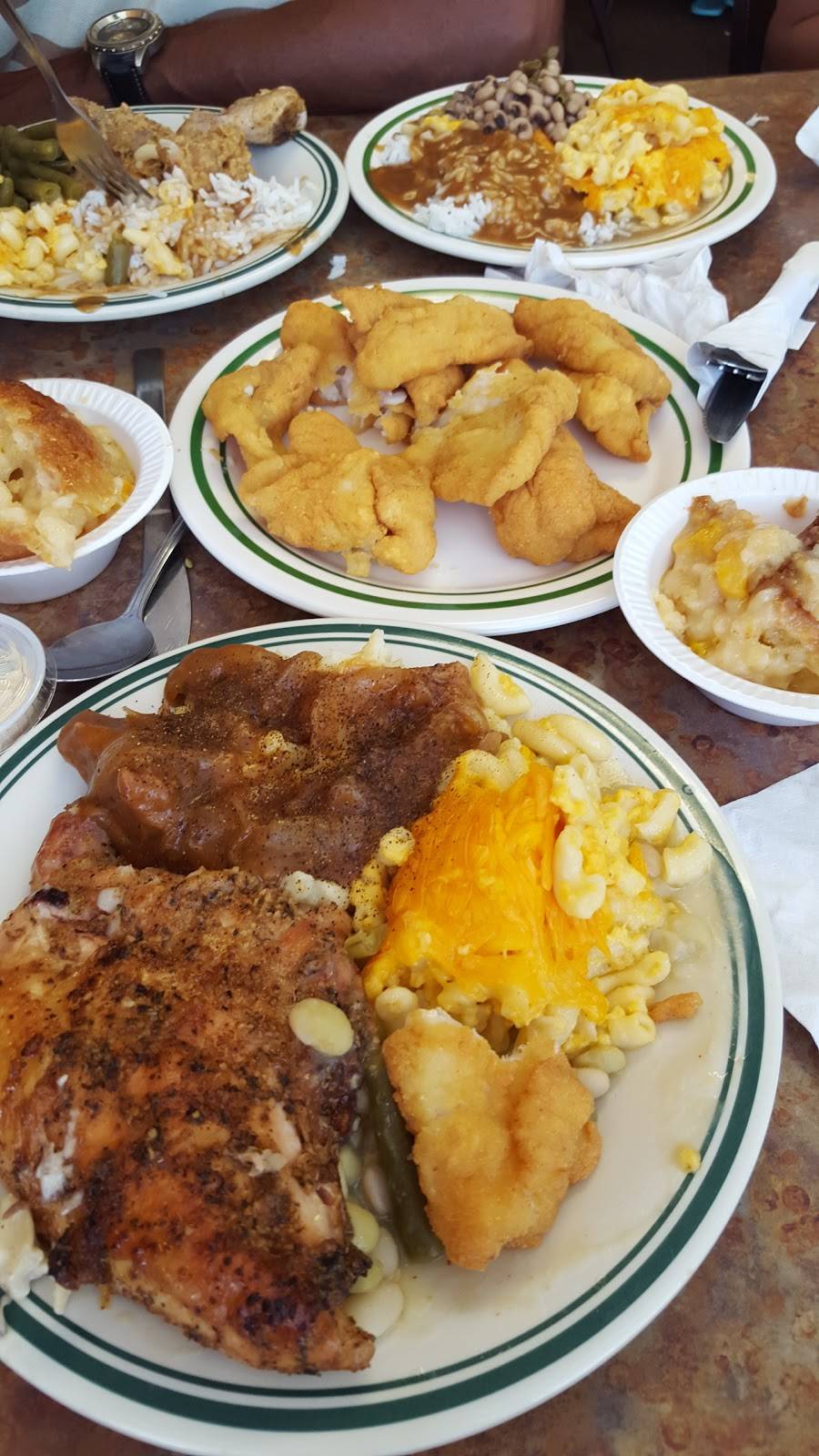 The Lunch Box | restaurant | 916 Kings Bay Rd, St Marys, GA 31558, USA | 9128822210 OR +1 912-882-2210