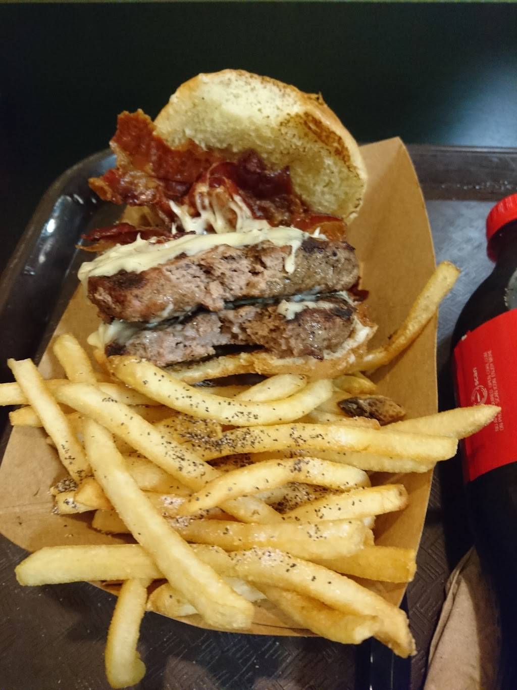 End Zone Food Court | restaurant | 1701 W Buena Vista Dr, Kissimmee, FL 34747, USA | 4079393463 OR +1 407-939-3463