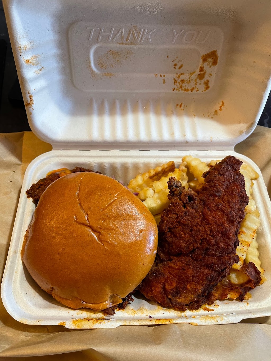 Hot Birds | restaurant | 2004 E Magnolia Ave, Knoxville, TN 37917, USA | 8655004270 OR +1 865-500-4270