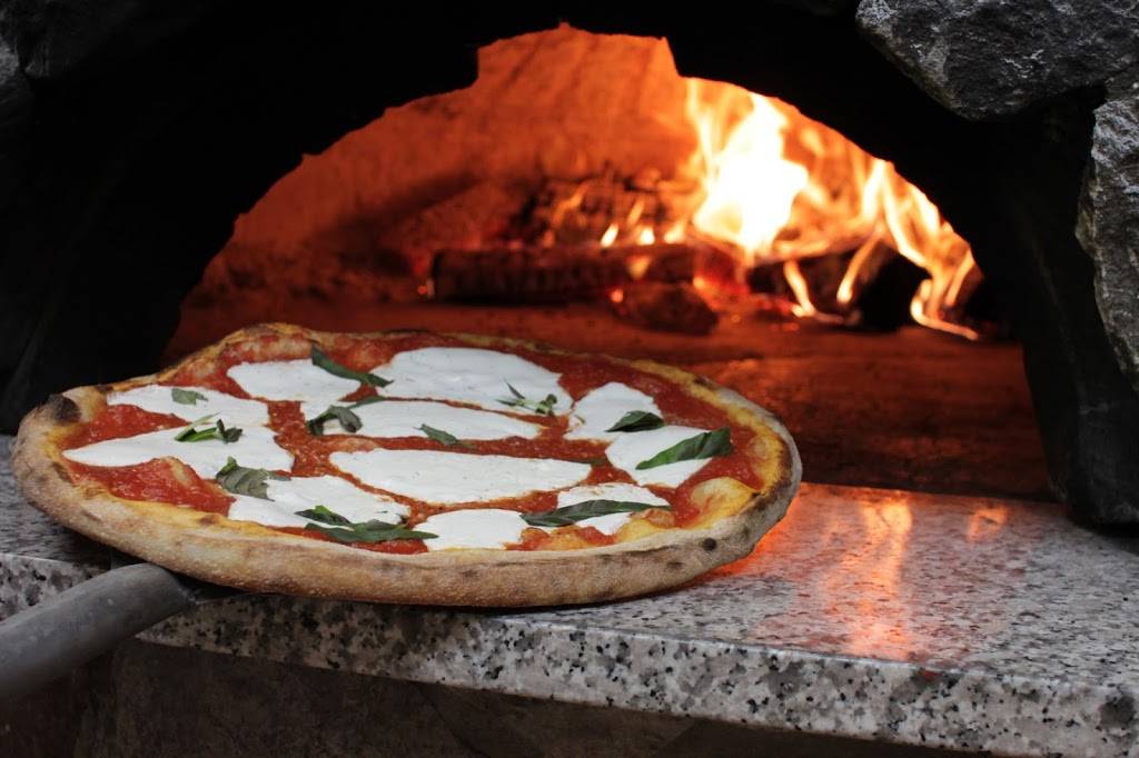 Buseto Pizza | restaurant | 1851 Sunrise Hwy, Bay Shore, NY 11706, USA | 6316654939 OR +1 631-665-4939