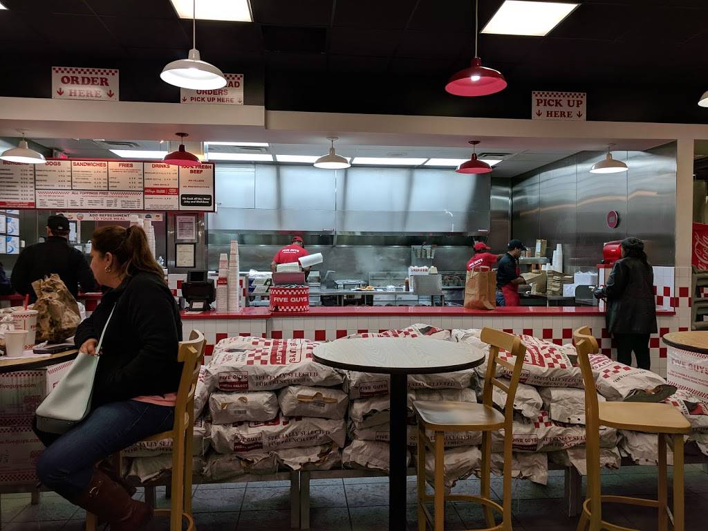 Five Guys | meal takeaway | 1315 Ridgeway Rd, Memphis, TN 38119, USA | 9016805386 OR +1 901-680-5386