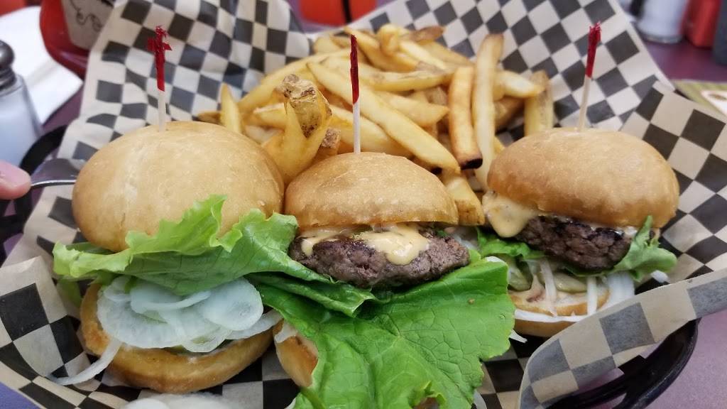 Pollys Pies Restaurant & Bakery | bakery | 23701 Moulton Pkwy, Laguna Hills, CA 92653, USA | 9493808383 OR +1 949-380-8383