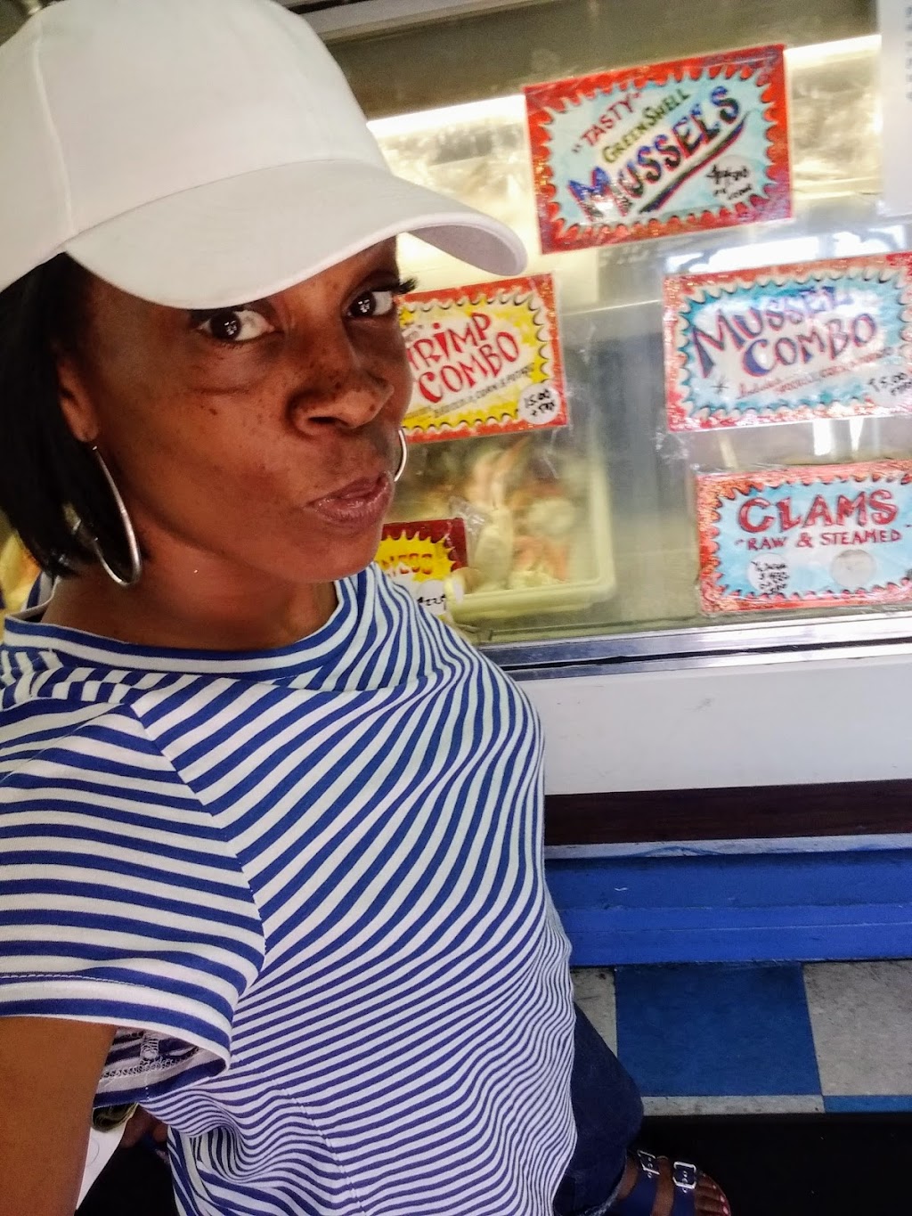 Shrimp Express II | restaurant | 2205 W Indiana Ave, Philadelphia, PA 19132, USA | 2152283336 OR +1 215-228-3336