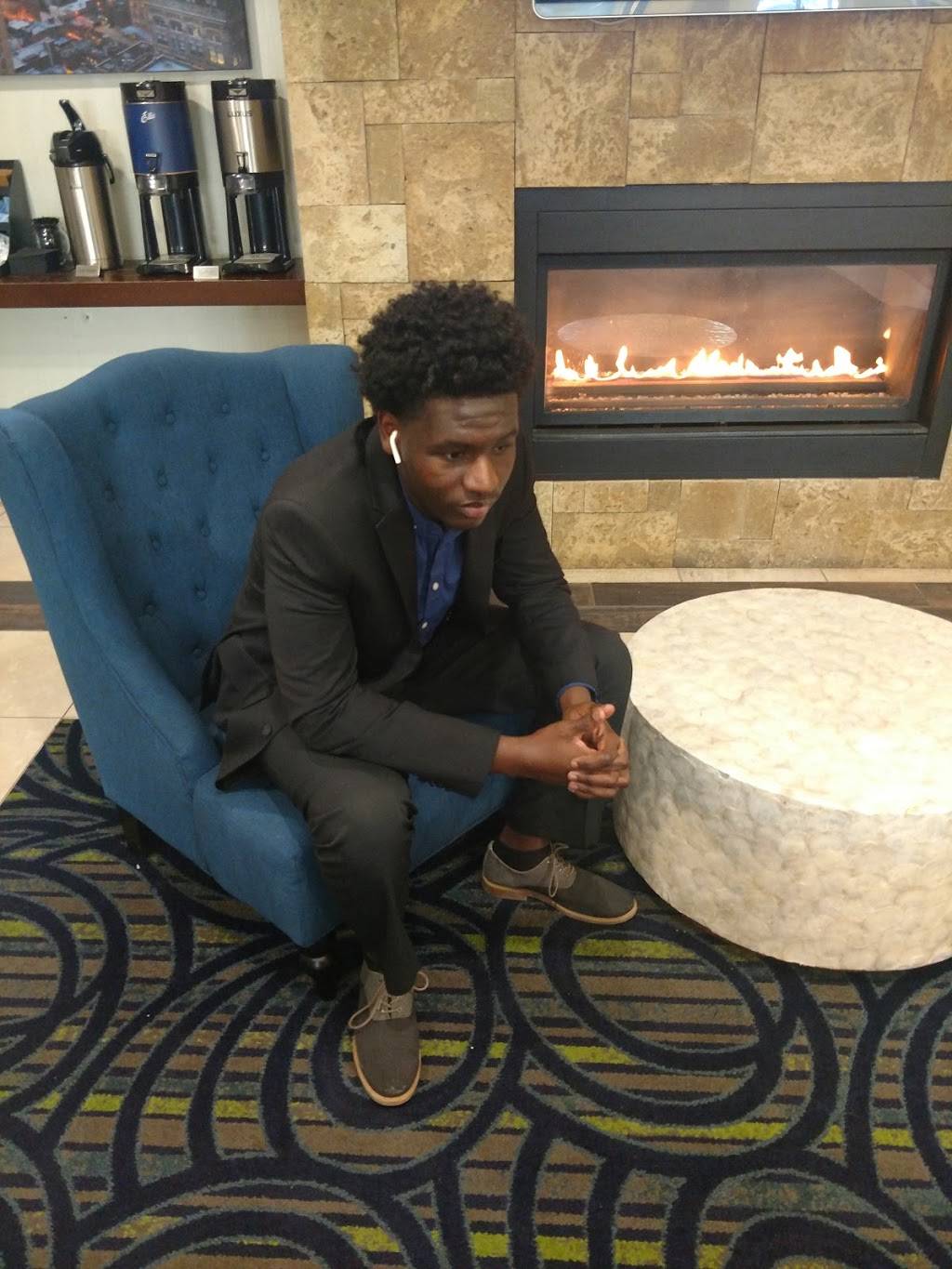 1750 Bistro and Zinc Lounge | night club | 1750 Sumneytown Pike, Harleysville, PA 19438, USA | 2153683800 OR +1 215-368-3800