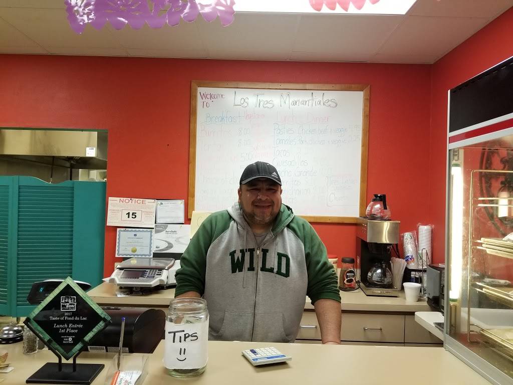 Los Tres Manantiales | restaurant | 135 E Wisconsin Ave, Appleton, WI 54911, USA | 9204220125 OR +1 920-422-0125